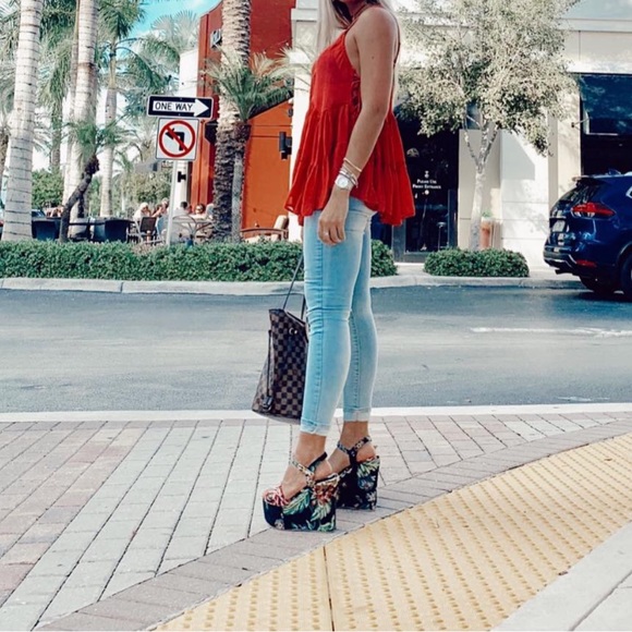 Heels - Picture 3 of 5